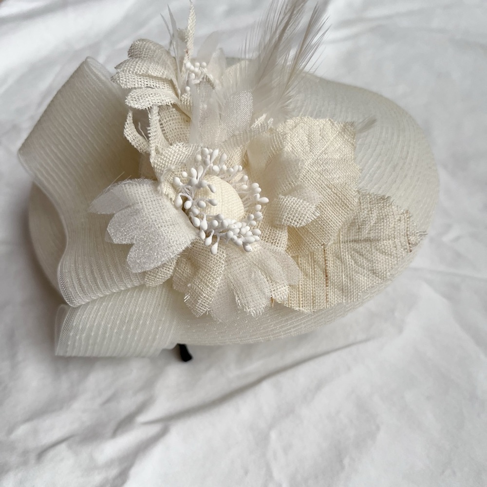 Fascinator - Picture 3 of 4